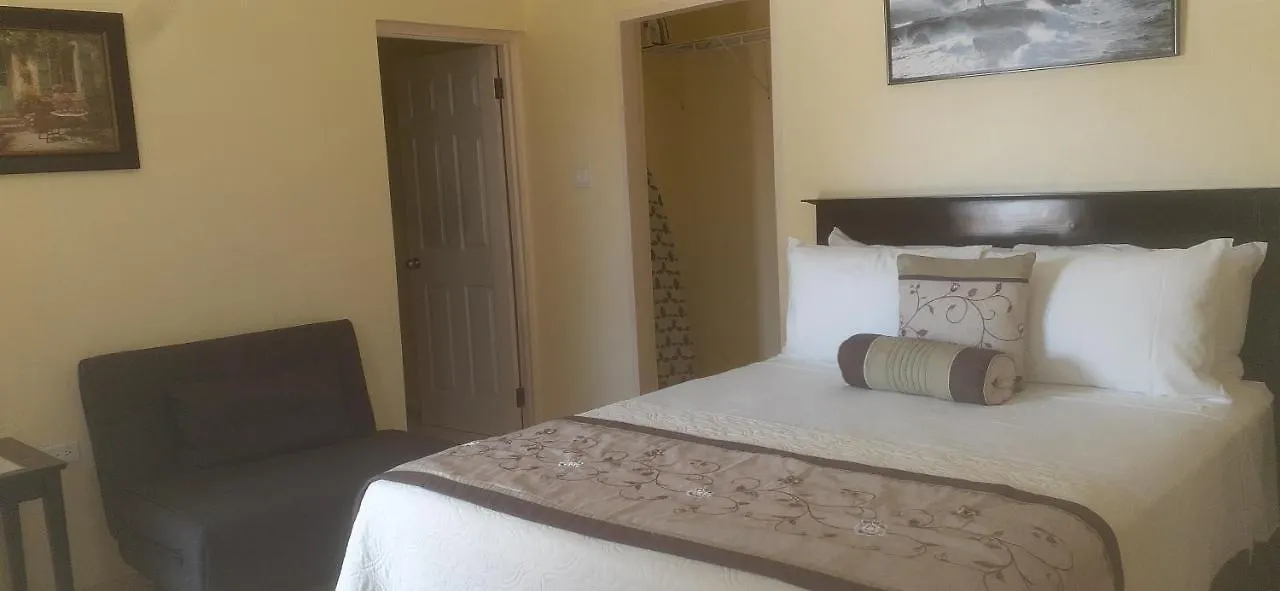 Modrians Bed & Breakfast Runaway Bay Jamaica