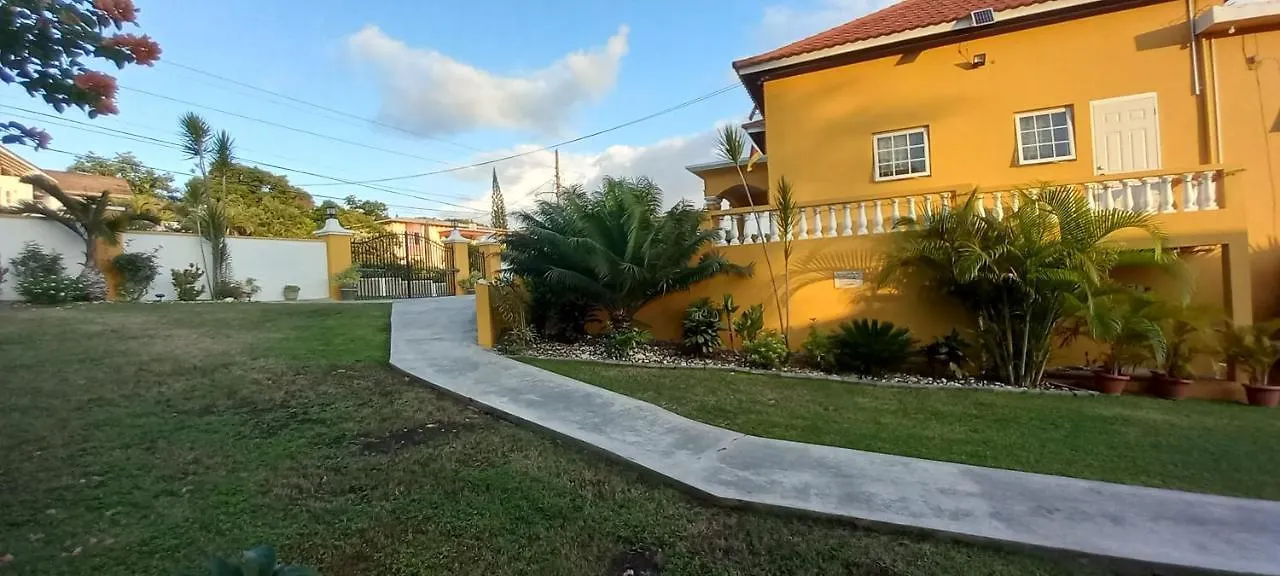 Modrians Bed & Breakfast Runaway Bay Jamaica