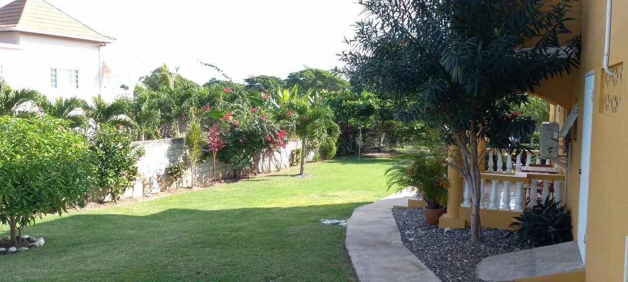 Modrians Bed & Breakfast Runaway Bay Jamaica
