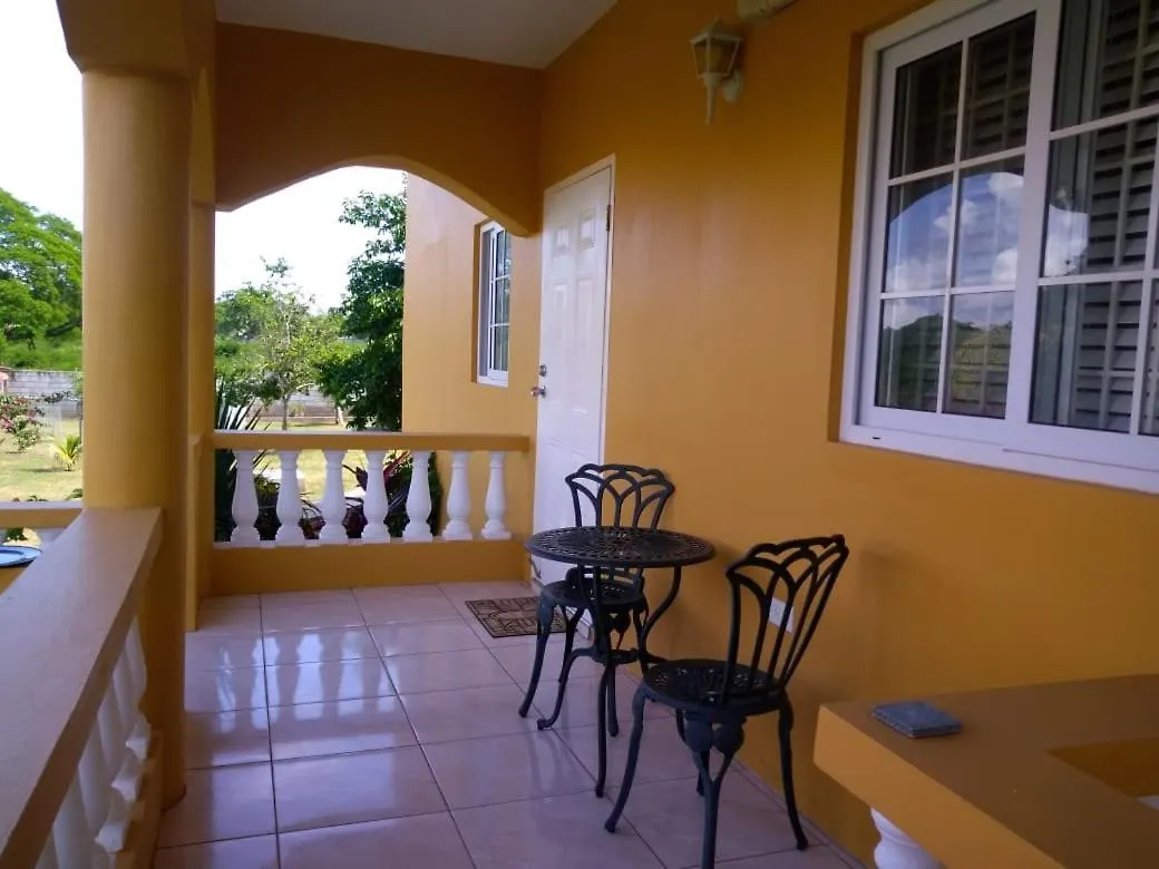 Bed & Breakfast Bed and Breakfast Modrians Runaway Bay Giamaica